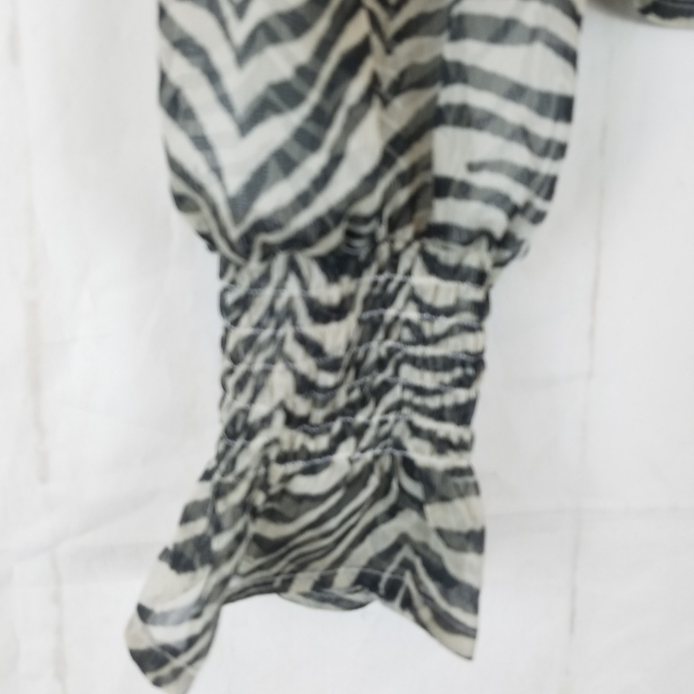 Blue blush sheer zebra print top - Picture 6 of 8
